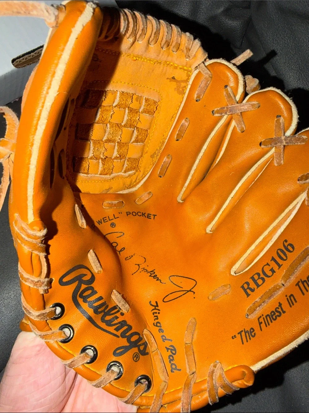 Rawlings Tan and Red Leather Baseball Glove cal Ripken jr RHT Model 10in RBG106